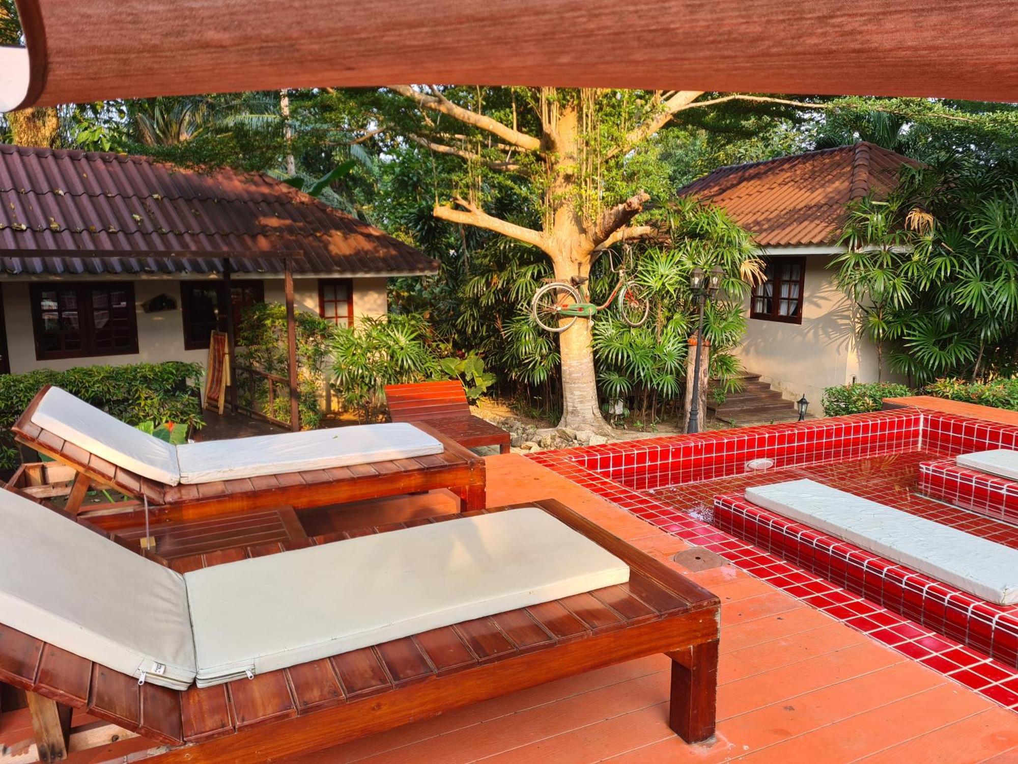 Red Moon Hideaway Hotel Koh Chang Exterior photo